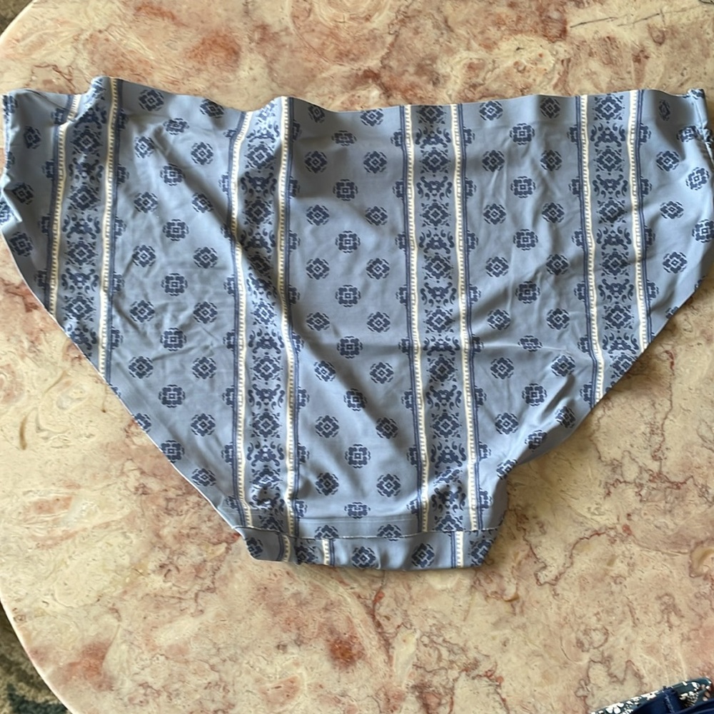NWOT Set Of 5 Woman’s Medium Lucky Brand Hipsters Floral/Blue/Black/Print Fabric - Picture 9 of 15